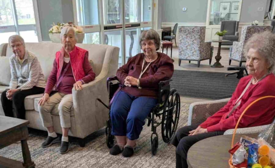 Why assisted living in Naperville, IL Families Choose The Oasis of Plainfield