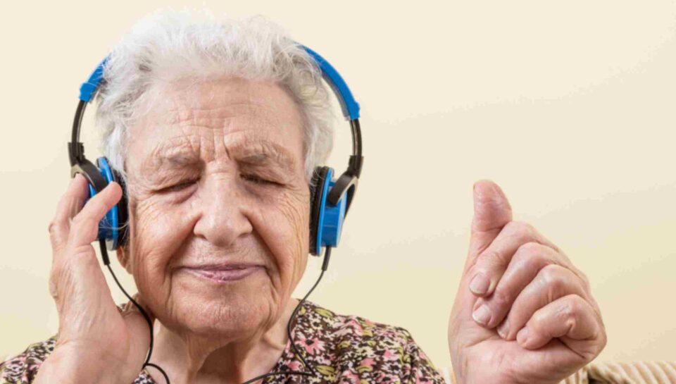 How Music Safeguards Cognitive Care for Michigan Seniors